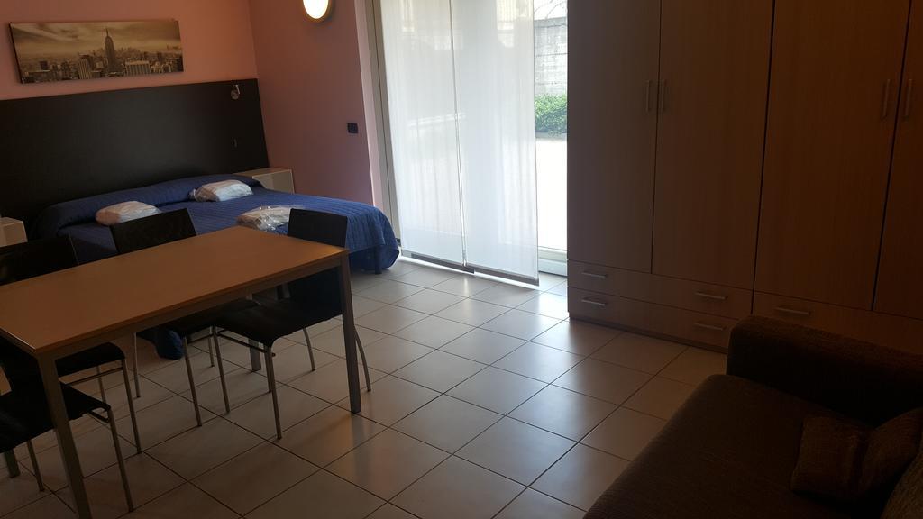 Residenza Villa Regina Монца Екстер'єр фото