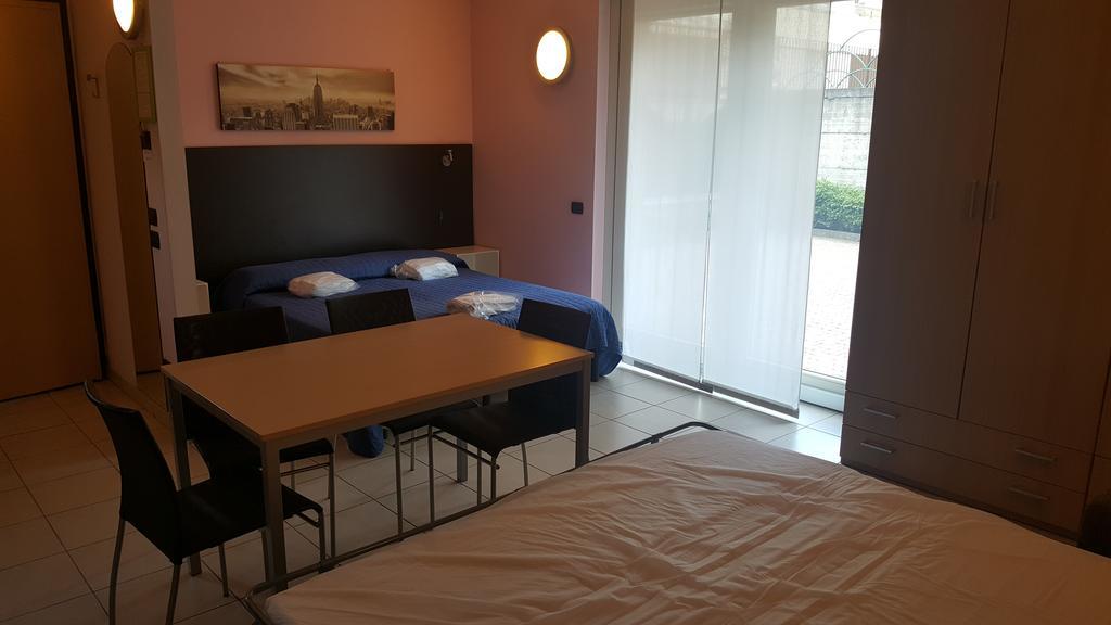 Residenza Villa Regina Монца Екстер'єр фото