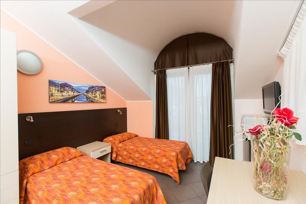 Residenza Villa Regina Монца Екстер'єр фото