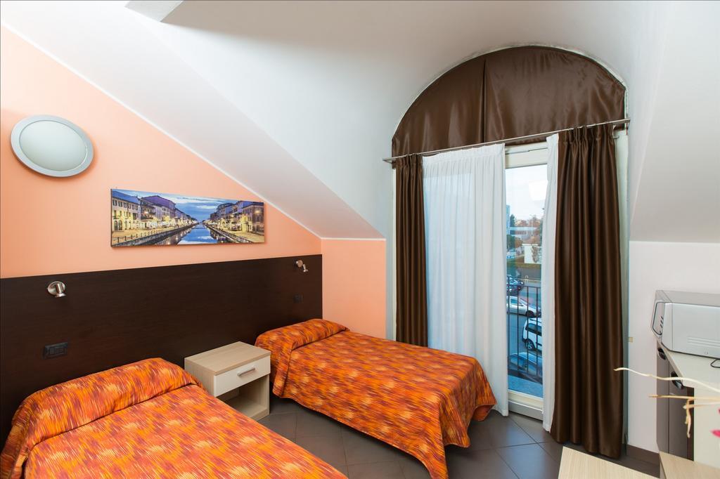 Residenza Villa Regina Монца Екстер'єр фото