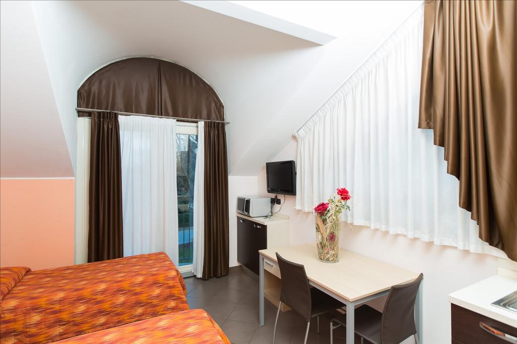 Residenza Villa Regina Монца Екстер'єр фото