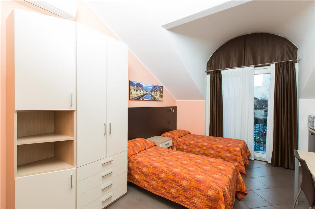Residenza Villa Regina Монца Екстер'єр фото